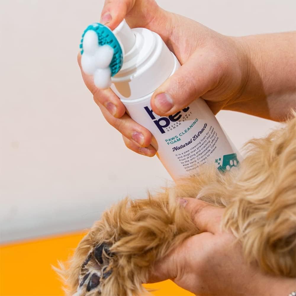 Hi Pet Dog Paw Cleaner Foam with Built-in Paw Scrubber Brush, Paw Cleaner for Dogs and Cats, Cat and Dog Paw Moisturizer, Effortless and Easy-to-Use Bottle Design Dog Feet Cleaner, 5.07 Fl Oz