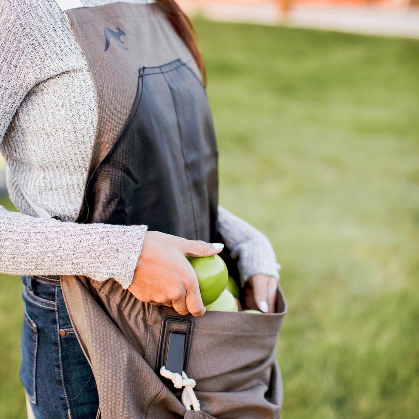 Roo Gardening Apron with Pockets & Harvesting, Picking Pouch - Adjustable, Water-resistant, Washable Canvas Cotton